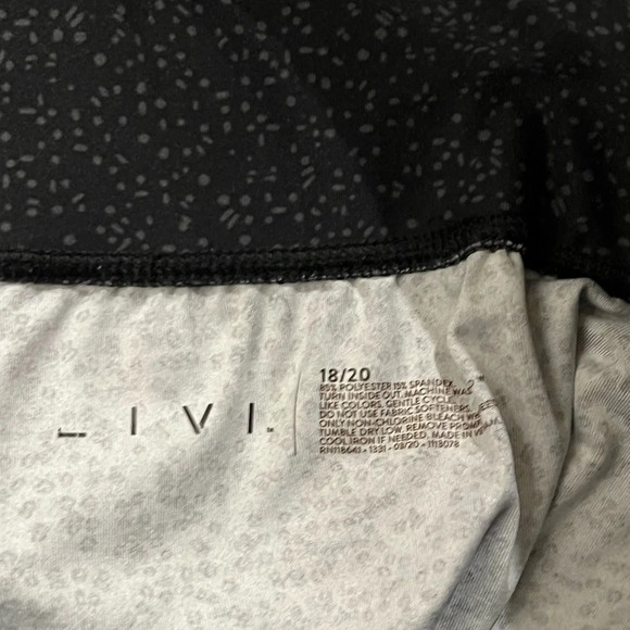 Women’s LIVI Active Cropped Leggings Plus Size 18/20 black gray speckled - Picture 4 of 5